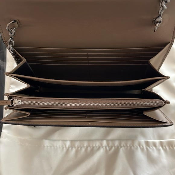 Gucci purse - Picture 10 of 11